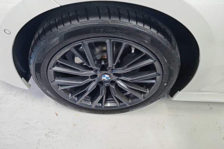 Used BMW 3 Series 2024 325Li M Sport Night Edition Package Left Front Wheel Hub