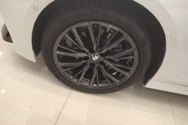 Used BMW 3 Series 2024 325Li M Sport Night Edition Package Left Front Wheel Hub