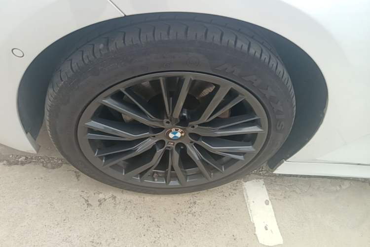 Used BMW 3 Series 2024 325Li M Sport Night Edition Package Left Front Wheel Hub
