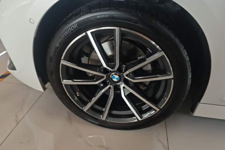 Used BMW 3 Series 2024 325Li M Sport Package Left Front Wheel Hub