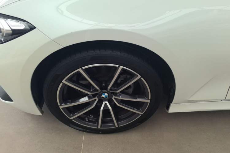 Used BMW 3 Series 2024 320Li M Sport Package Left Front Wheel Hub