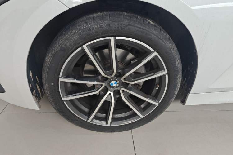Used BMW 3 Series 2024 320Li M Sport Package Left Front Wheel Hub