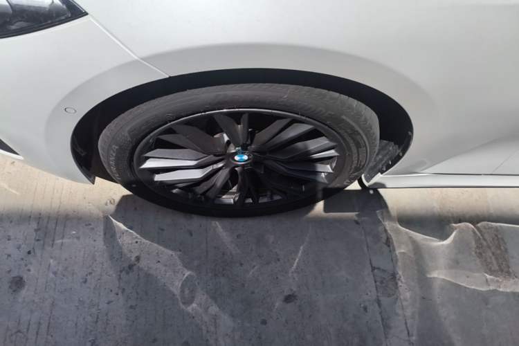 Used BMW 3 Series 2024 325Li M Sport Night Edition Package Left Front Wheel Hub