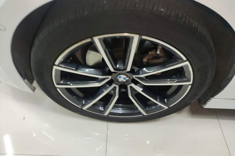 Used BMW 3 Series 2024 325Li M Sport Package Left Front Wheel Hub