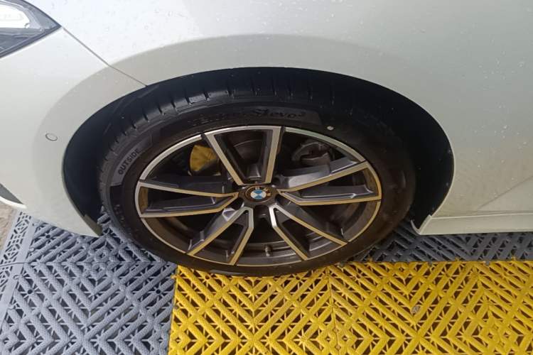 Used BMW 3 Series 2024 325Li M Sport Package Left Front Wheel Hub