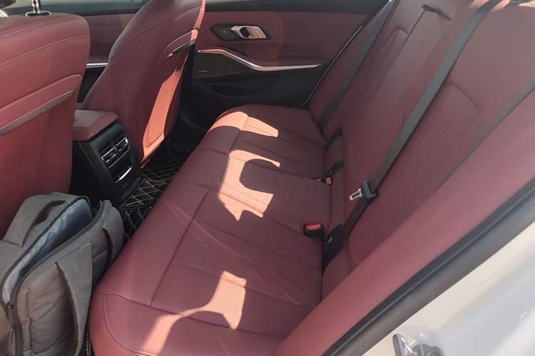 Used BMW 3 Series 2024 325i M Sport Night Edition Package Left Rear Seat