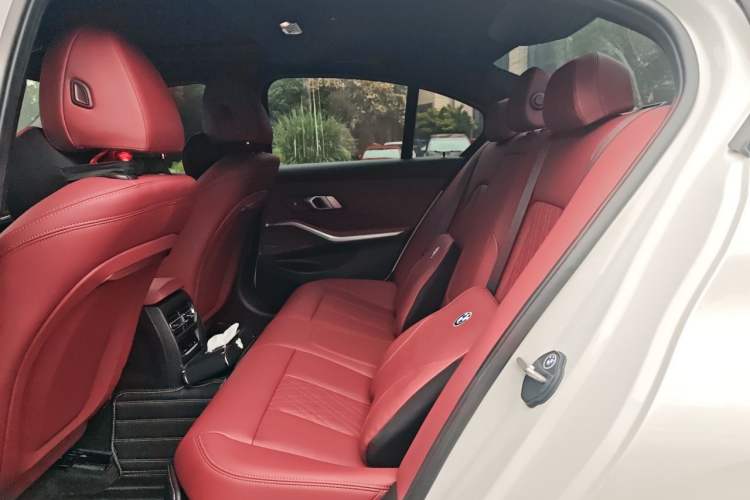 Used BMW 3 Series 2024 325i M Sport Night Edition Package Left Rear Seat
