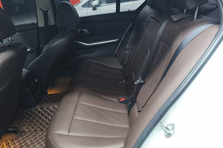 Used BMW 3 Series 2024 320Li M Sport Package Left Rear Seat