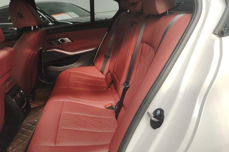 Used BMW 3 Series 2024 325i M Sport Night Edition Package Left Rear Seat