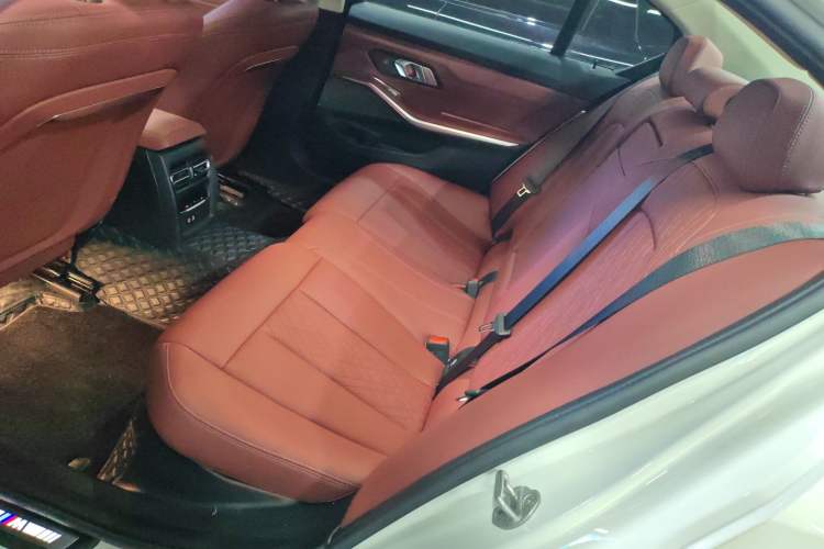 Used BMW 3 Series 2024 325Li M Sport Night Edition Package Left Rear Seat