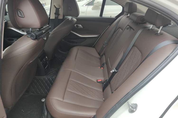 Used BMW 3 Series 2024 325i M Sport Package Left Rear Seat