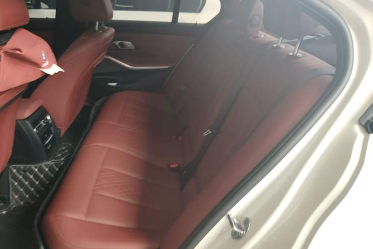 Used BMW 3 Series 2024 325i M Sport Night Edition Package Left Rear Seat