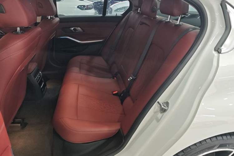 Used BMW 3 Series 2024 325i M Sport Package Left Rear Seat