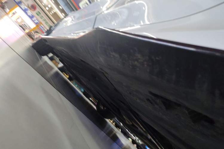 Used BMW 3 Series 2024 325i M Sport Package Left Side Sill