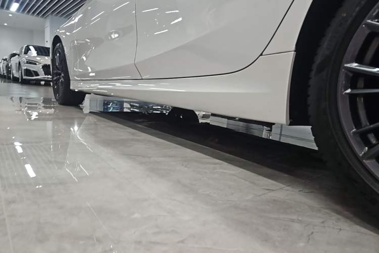 Used BMW 3 Series 2024 325Li M Sport Night Edition Package Left Side Sill