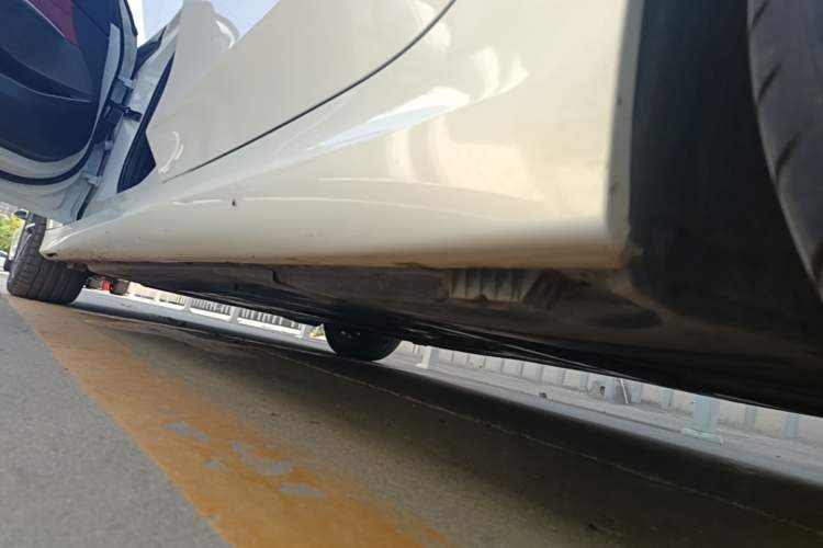 Used BMW 3 Series 2024 325Li M Sport Package Left Side Sill