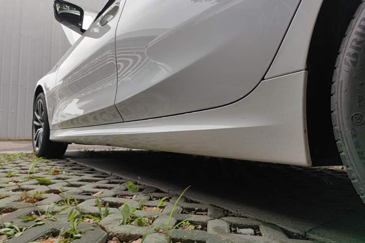 Used BMW 3 Series 2024 320Li M Sport Package Left Side Sill
