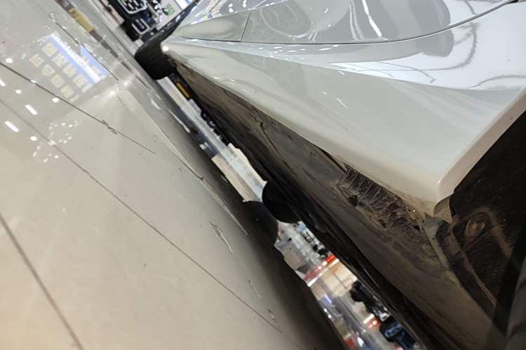 Used BMW 3 Series 2024 325Li M Sport Night Edition Package Left Side Sill