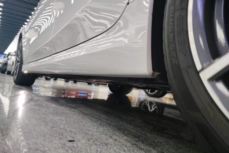 Used BMW 3 Series 2024 325Li M Sport Package Left Side Sill