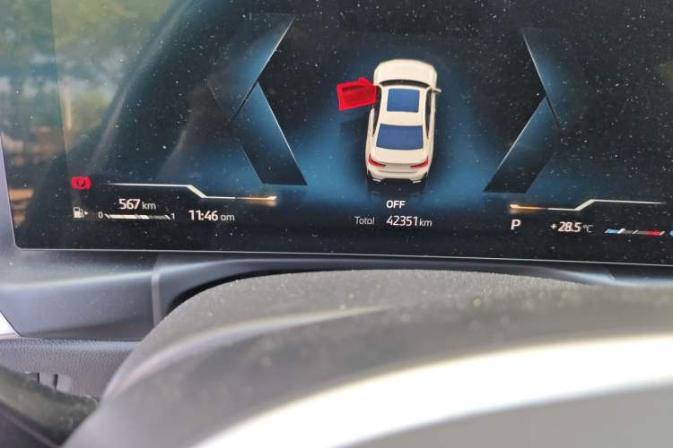Used BMW 3 Series 2024 325Li M Sport Package Odometer Close Up