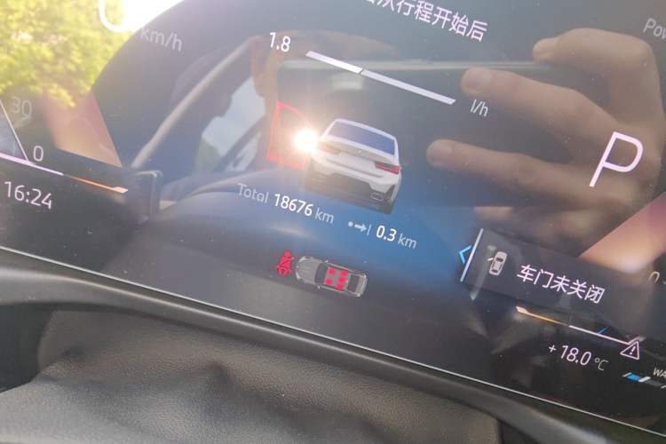 Used BMW 3 Series 2024 325Li M Sport Package Odometer Close Up