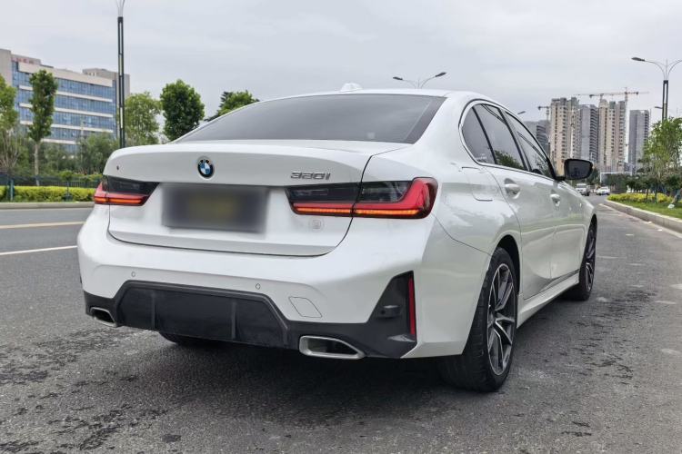 Used BMW 3 Series 2024 320i M Sport Package Rear Right 45 Deg