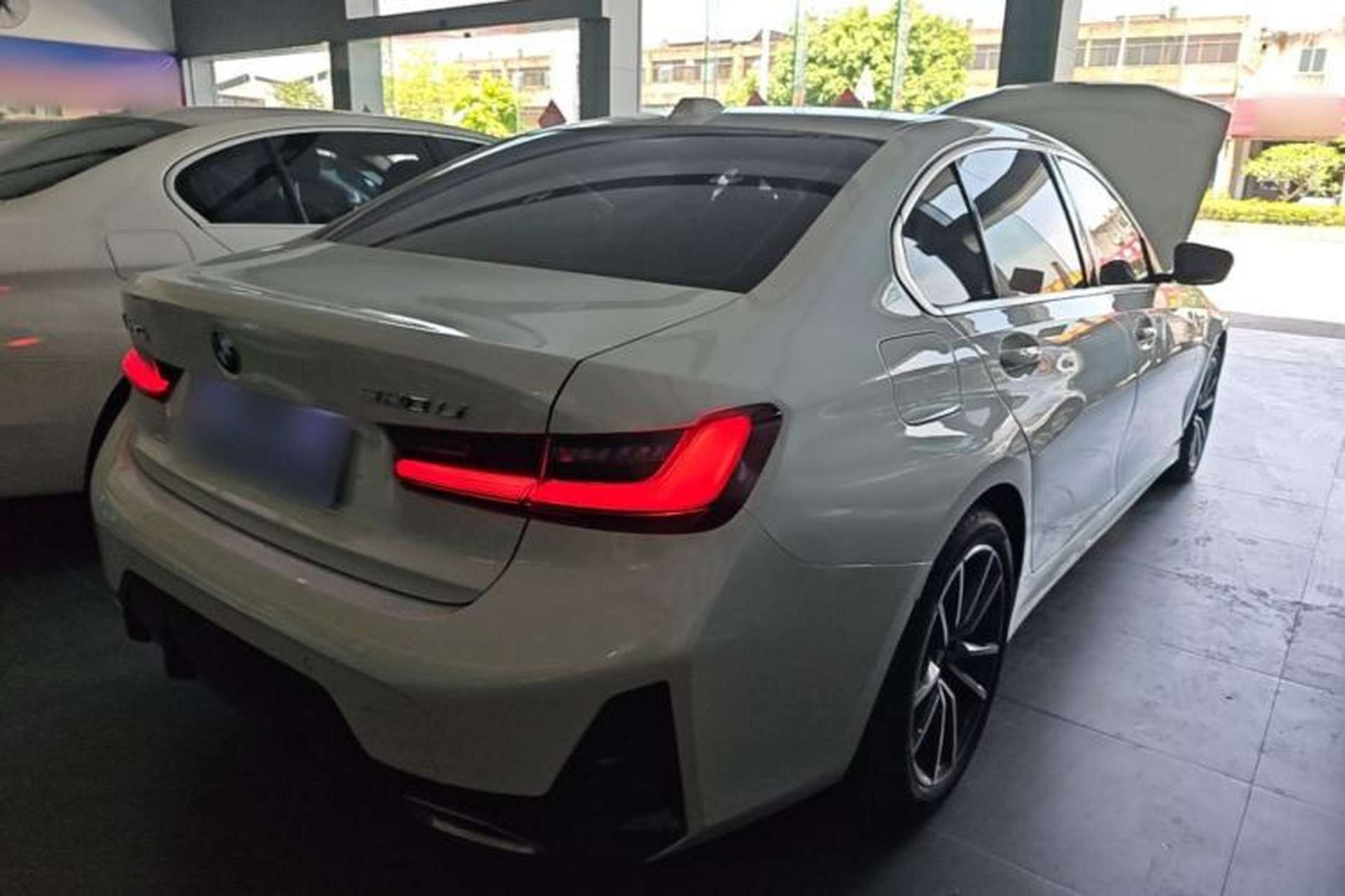 Used BMW 3 Series 2024 320Li M Sport Package Rear Right 45 Deg