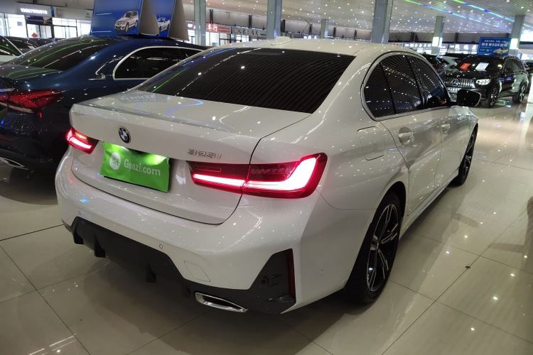 Used BMW 3 Series 2024 325i M Sport Package Rear Right 45 Deg