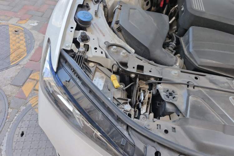Used BMW 3 Series 2024 325Li M Sport Package Right Front Headlight