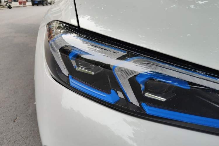 Used BMW 3 Series 2024 325i M Sport Night Edition Package Right Front Headlight