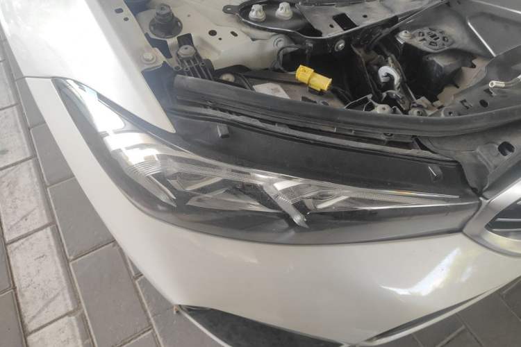 Used BMW 3 Series 2024 325i M Sport Package Right Front Headlight