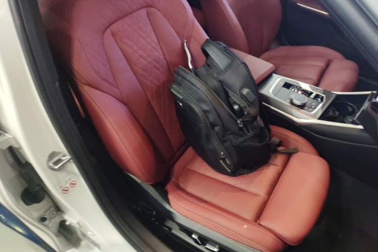 Used BMW 3 Series 2024 325i M Sport Package Right Front Seat
