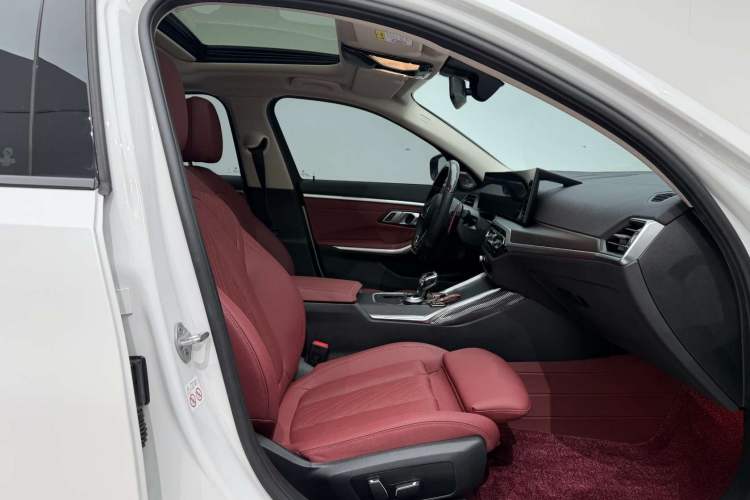 Used BMW 3 Series 2024 325i M Sport Night Edition Package Right Front Seat
