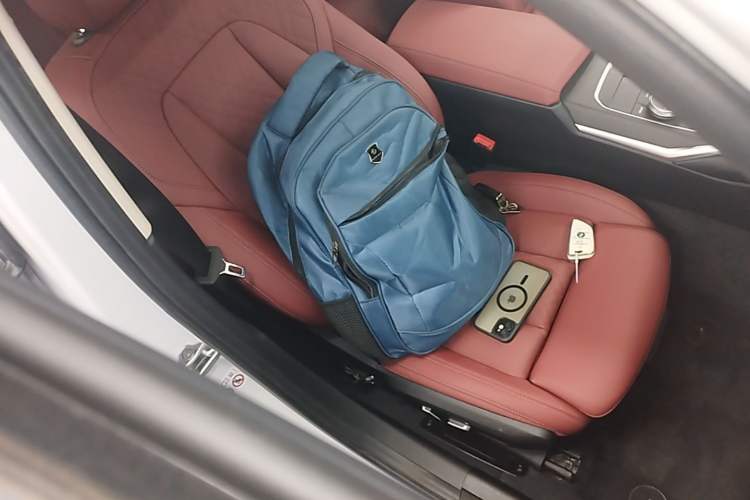 Used BMW 3 Series 2024 325i M Sport Package Right Front Seat