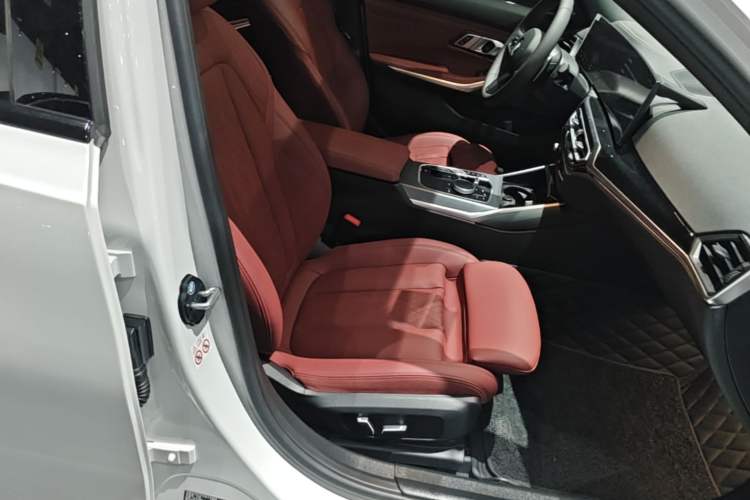 Used BMW 3 Series 2024 325i M Sport Night Edition Package Right Front Seat