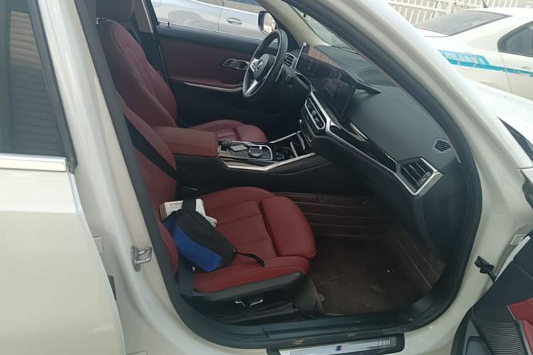 Used BMW 3 Series 2024 320Li M Sport Package Right Front Seat