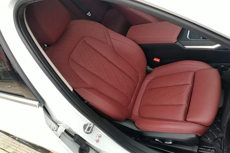 Used BMW 3 Series 2024 325i M Sport Package Right Front Seat