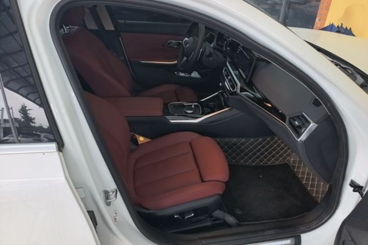 Used BMW 3 Series 2024 320Li M Sport Package Right Front Seat