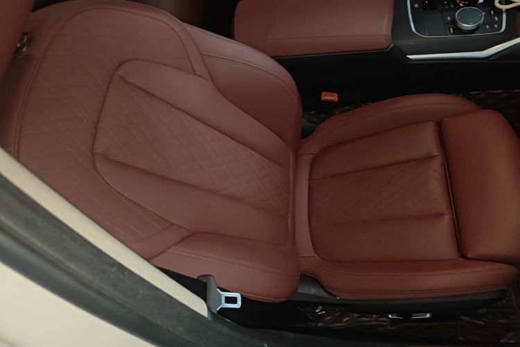 Used BMW 3 Series 2024 325i M Sport Package Right Front Seat