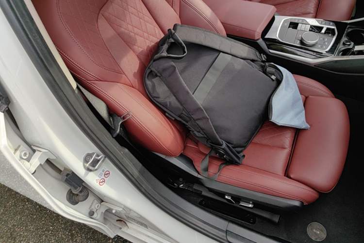 Used BMW 3 Series 2024 320Li M Sport Package Right Front Seat