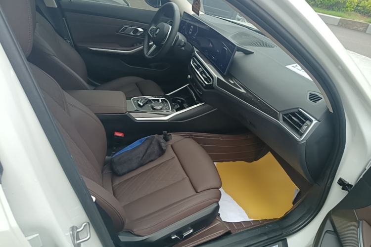 Used BMW 3 Series 2024 325Li M Sport Package Right Front Seat