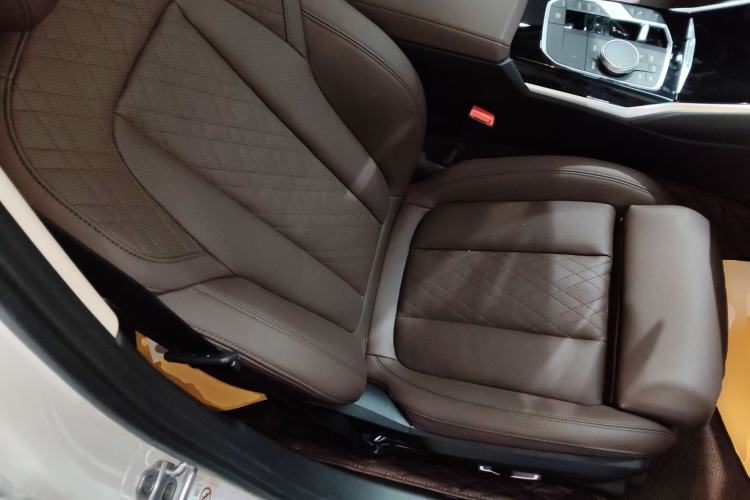 Used BMW 3 Series 2024 320Li M Sport Package Right Front Seat