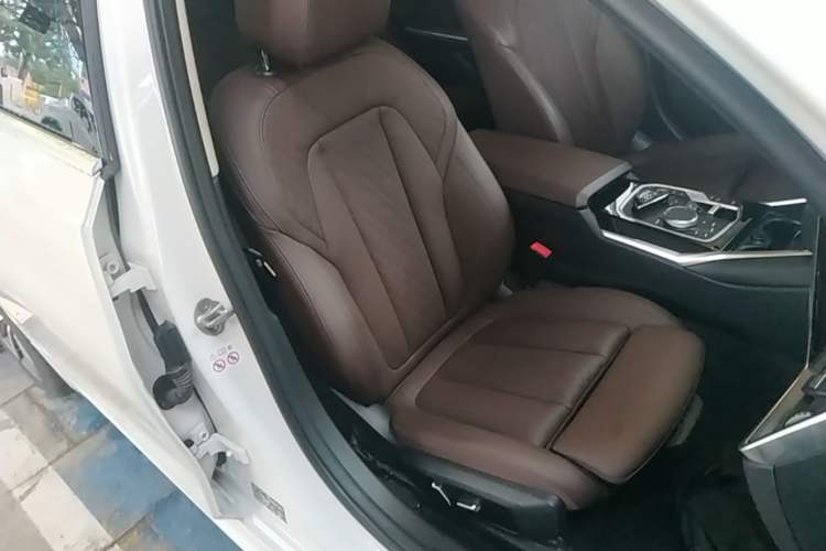 Used BMW 3 Series 2024 320Li M Sport Package Right Front Seat