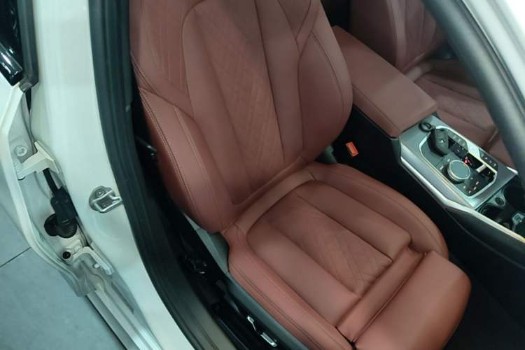 Used BMW 3 Series 2024 325i M Sport Night Edition Package Right Front Seat