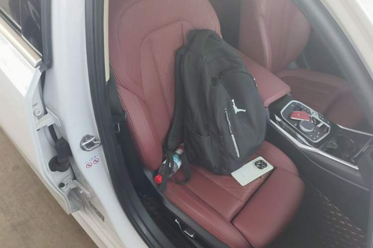 Used BMW 3 Series 2024 320Li M Sport Package Right Front Seat