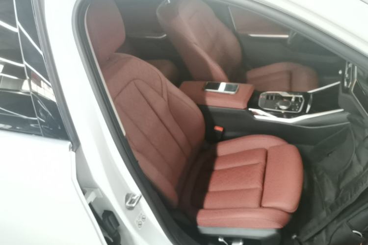 Used BMW 3 Series 2024 320i M Sport Package Right Front Seat