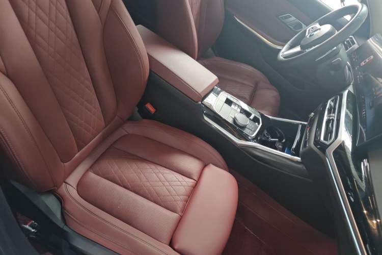 Used BMW 3 Series 2024 320Li M Sport Package Right Front Seat