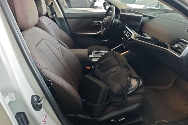 Used BMW 3 Series 2024 320Li M Sport Package Right Front Seat