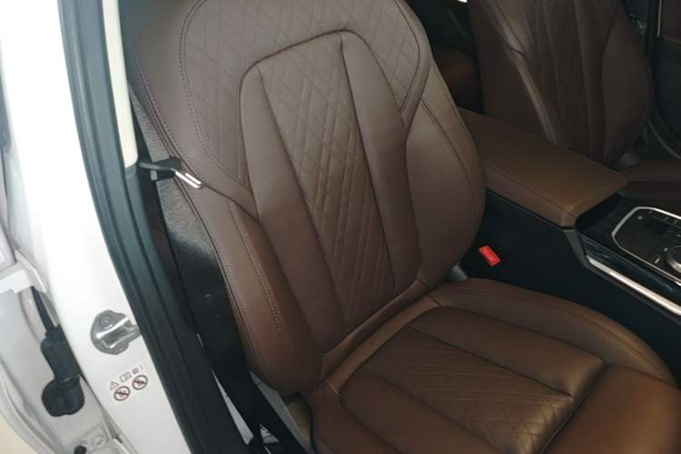 Used BMW 3 Series 2024 320i M Sport Package Right Front Seat