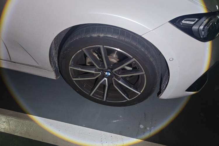Used BMW 3 Series 2024 325Li M Sport Package Right Front Wheel Hub